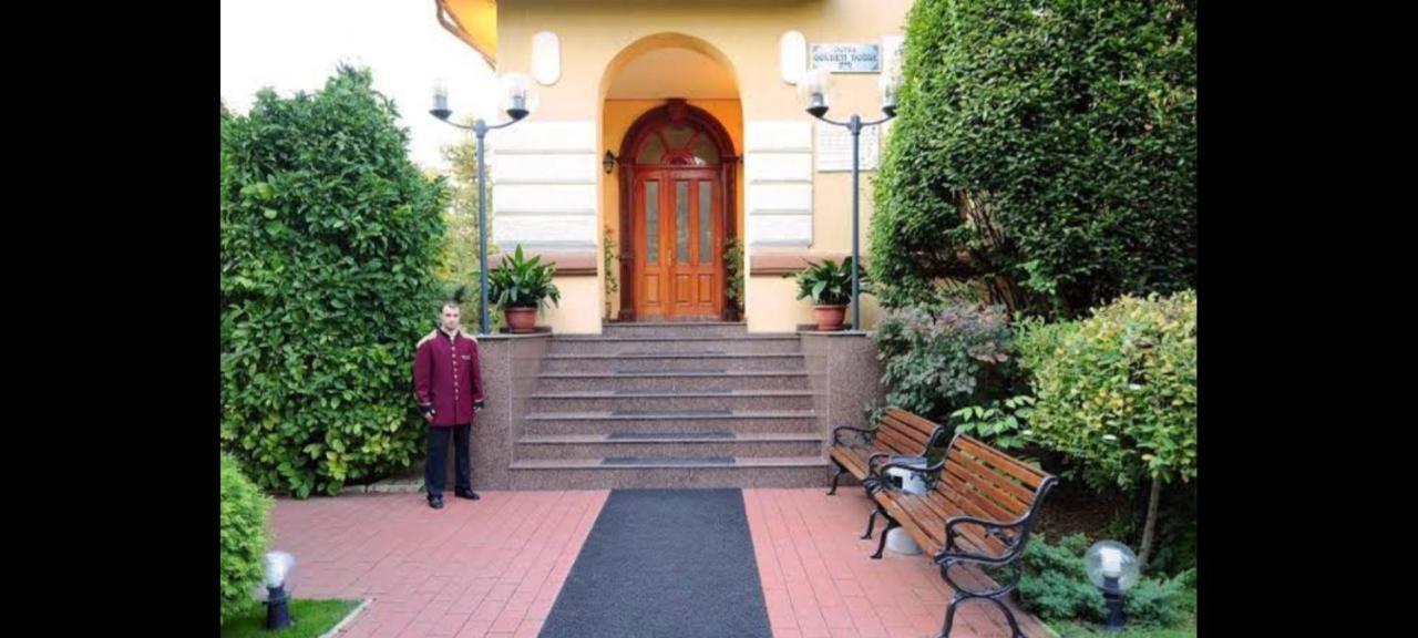 Hotel Golden House Craiova Exteriér fotografie